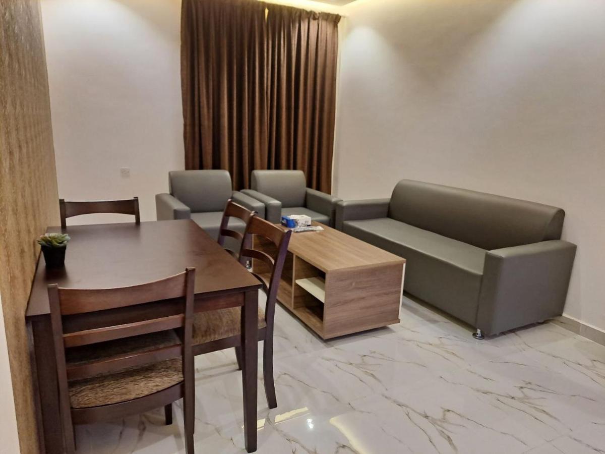 Golden Dahlia Fintas Aparthotel Kuwait City Exterior foto