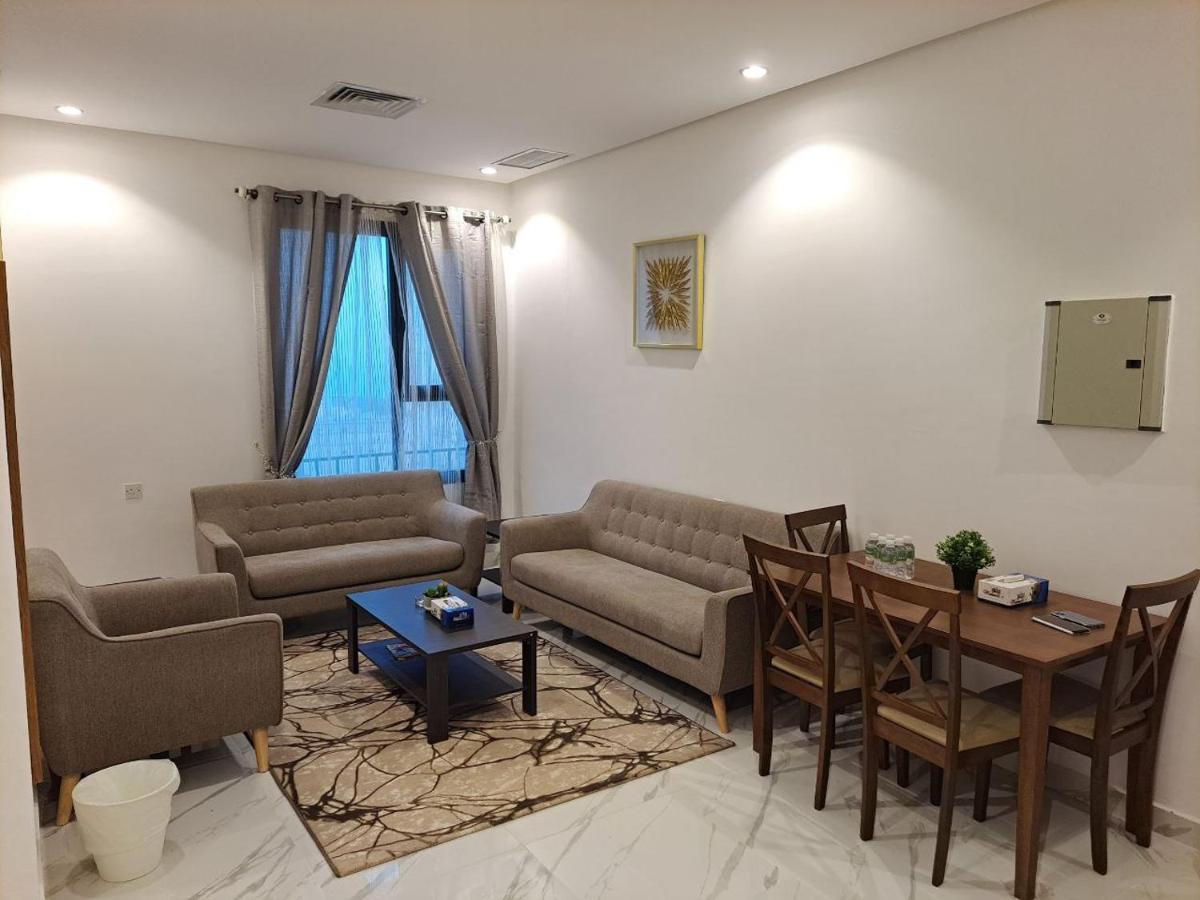 Golden Dahlia Fintas Aparthotel Kuwait City Exterior foto