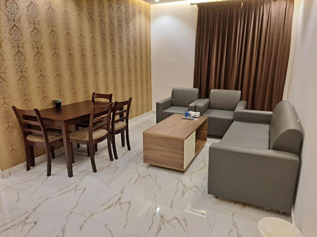 Golden Dahlia Fintas Aparthotel Kuwait City Exterior foto