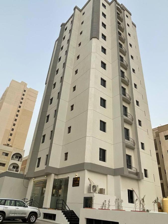 Golden Dahlia Fintas Aparthotel Kuwait City Exterior foto