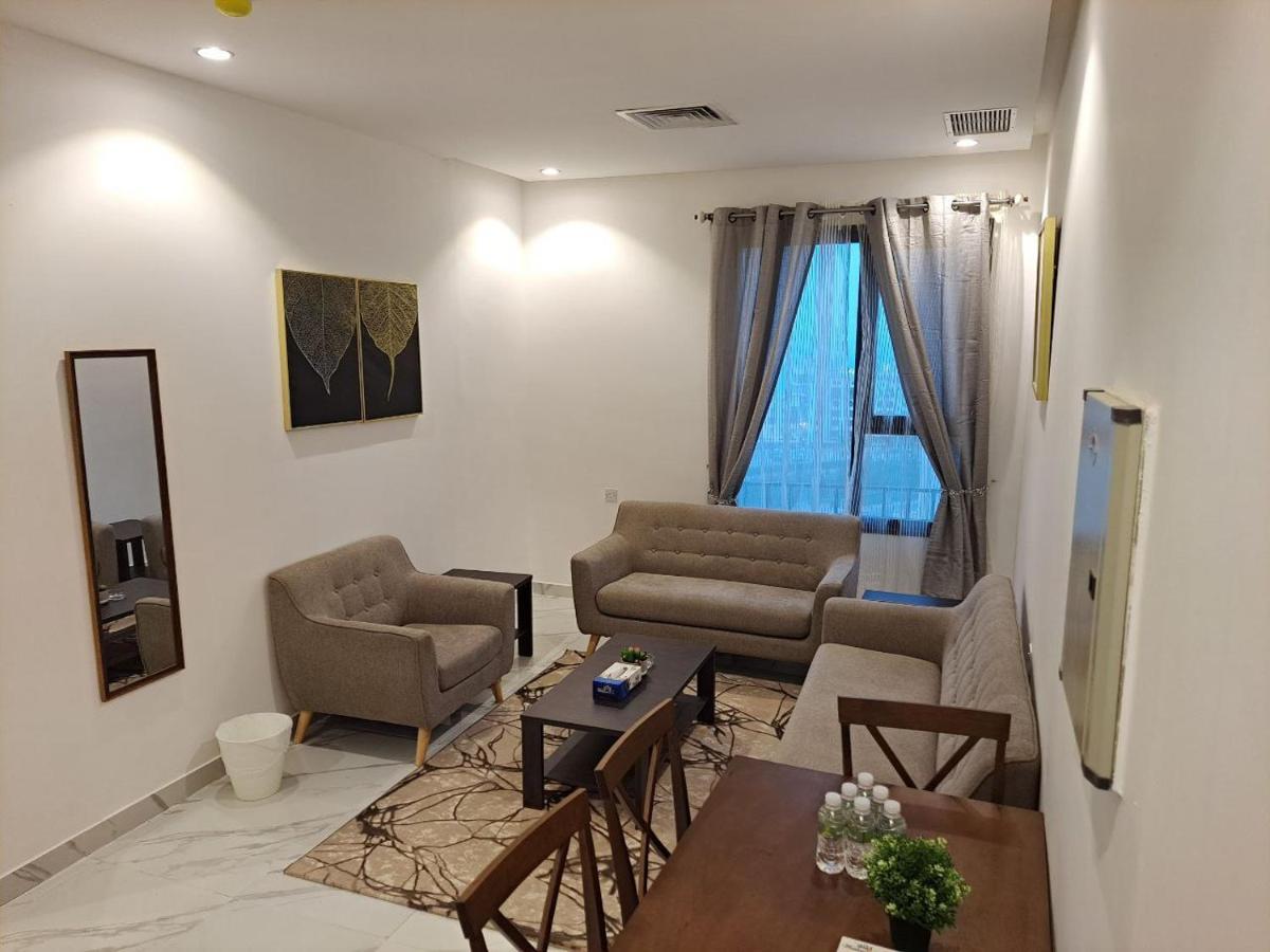 Golden Dahlia Fintas Aparthotel Kuwait City Exterior foto