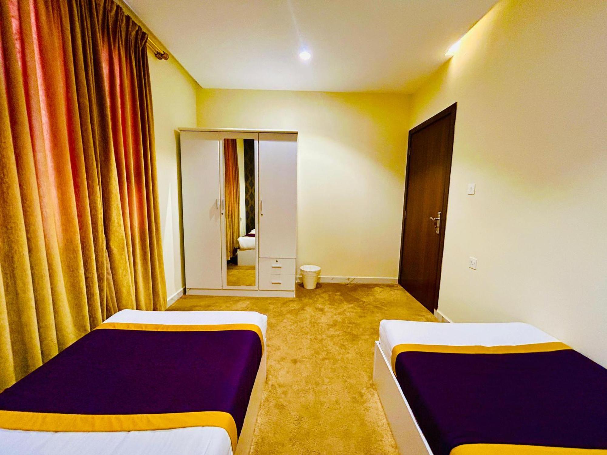Golden Dahlia Fintas Aparthotel Kuwait City Exterior foto