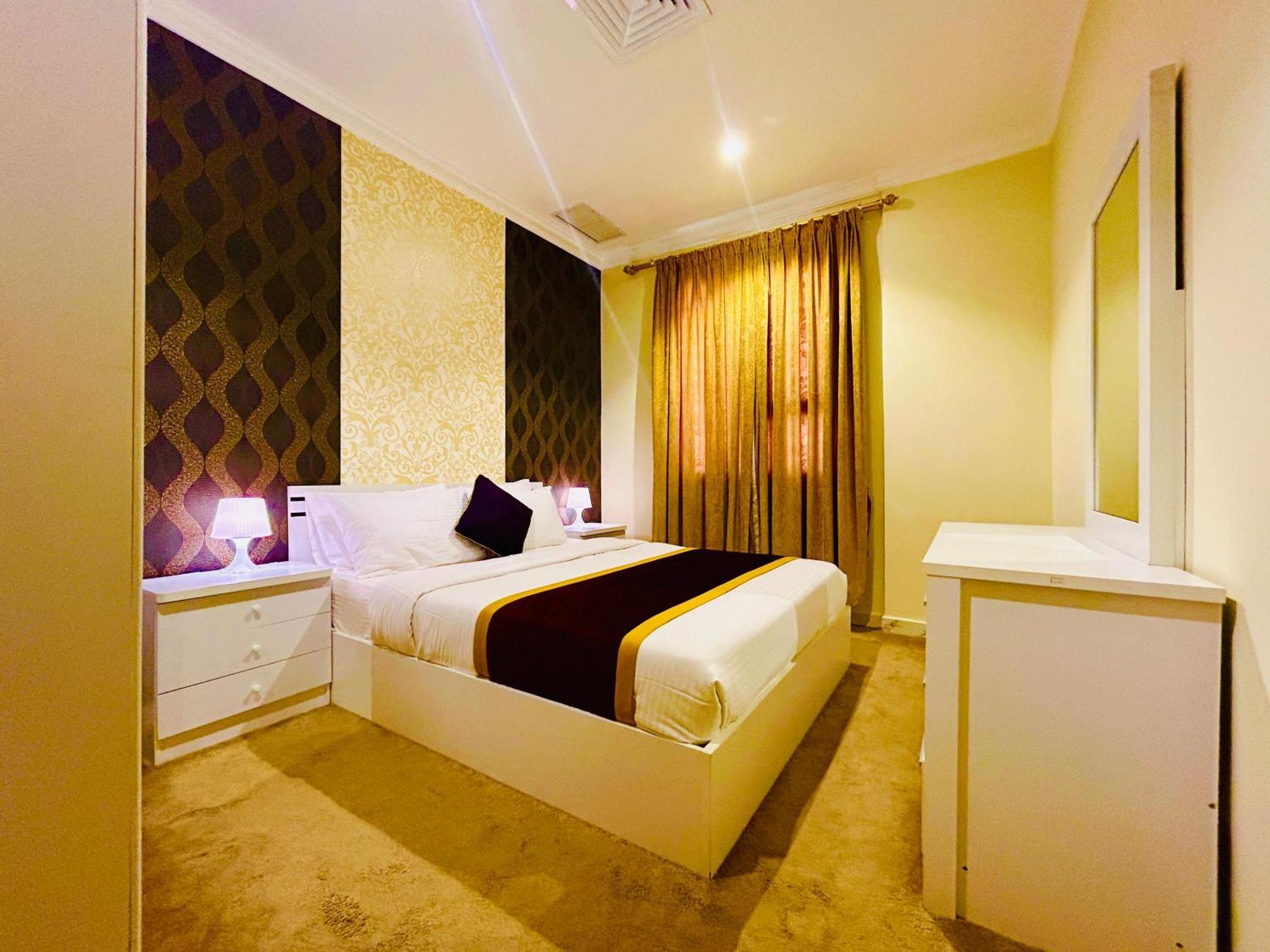 Golden Dahlia Fintas Aparthotel Kuwait City Exterior foto