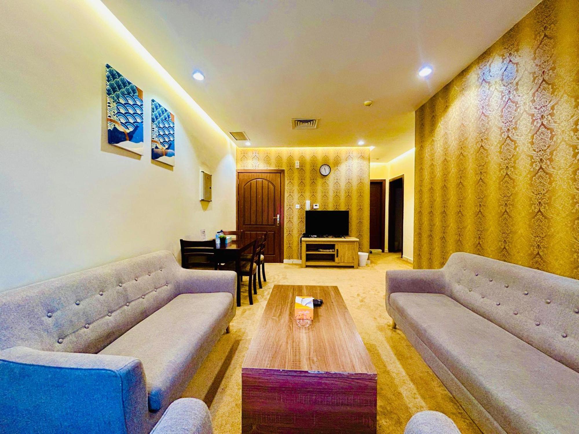 Golden Dahlia Fintas Aparthotel Kuwait City Exterior foto