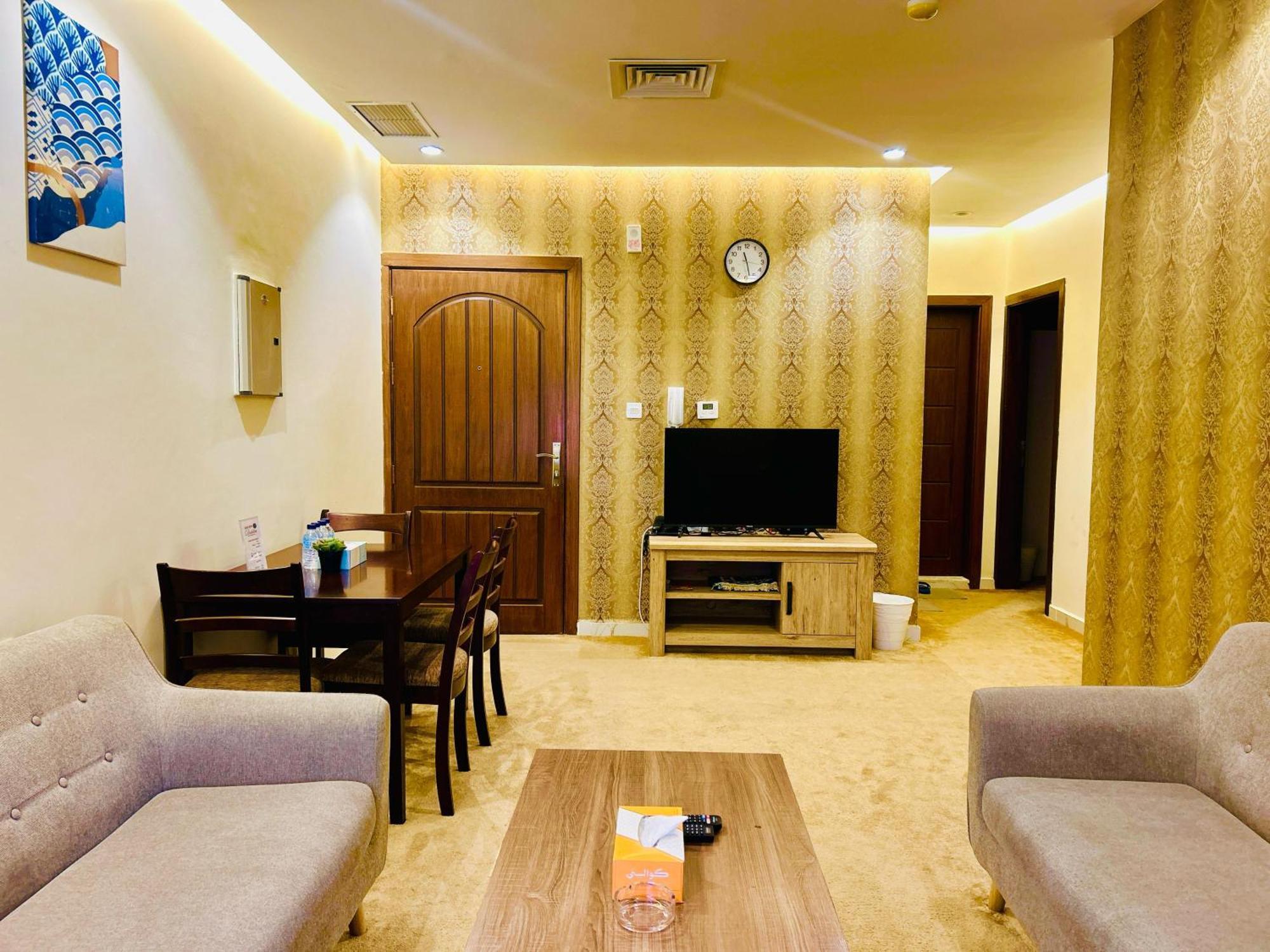Golden Dahlia Fintas Aparthotel Kuwait City Exterior foto