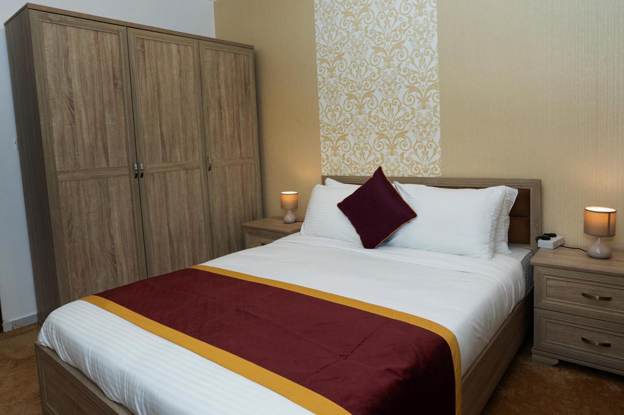 Golden Dahlia Fintas Aparthotel Kuwait City Exterior foto